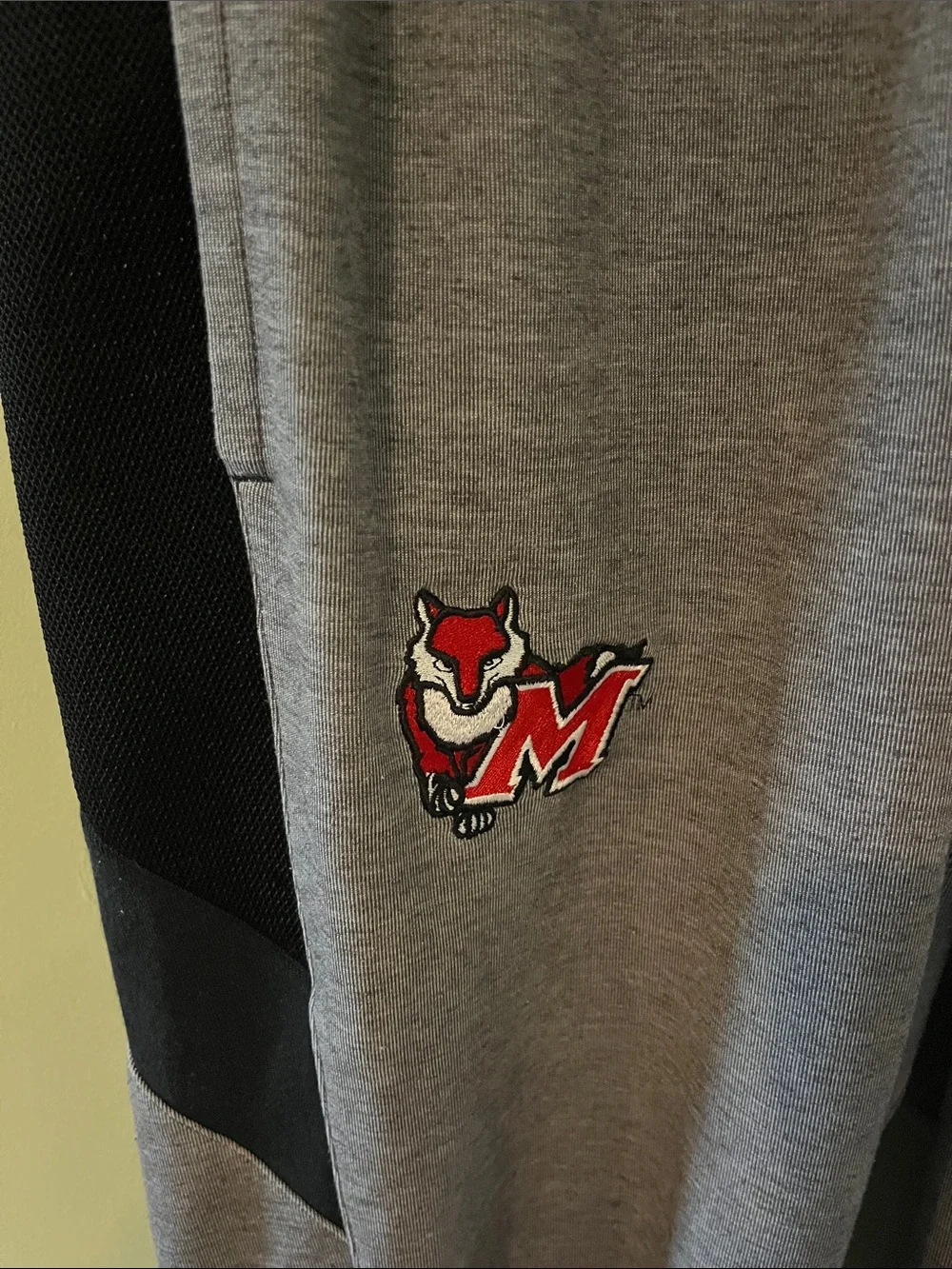 Nike Unisex Gray, Black, & Red Athletic Joggers for the Marist Red Foxes. Size L